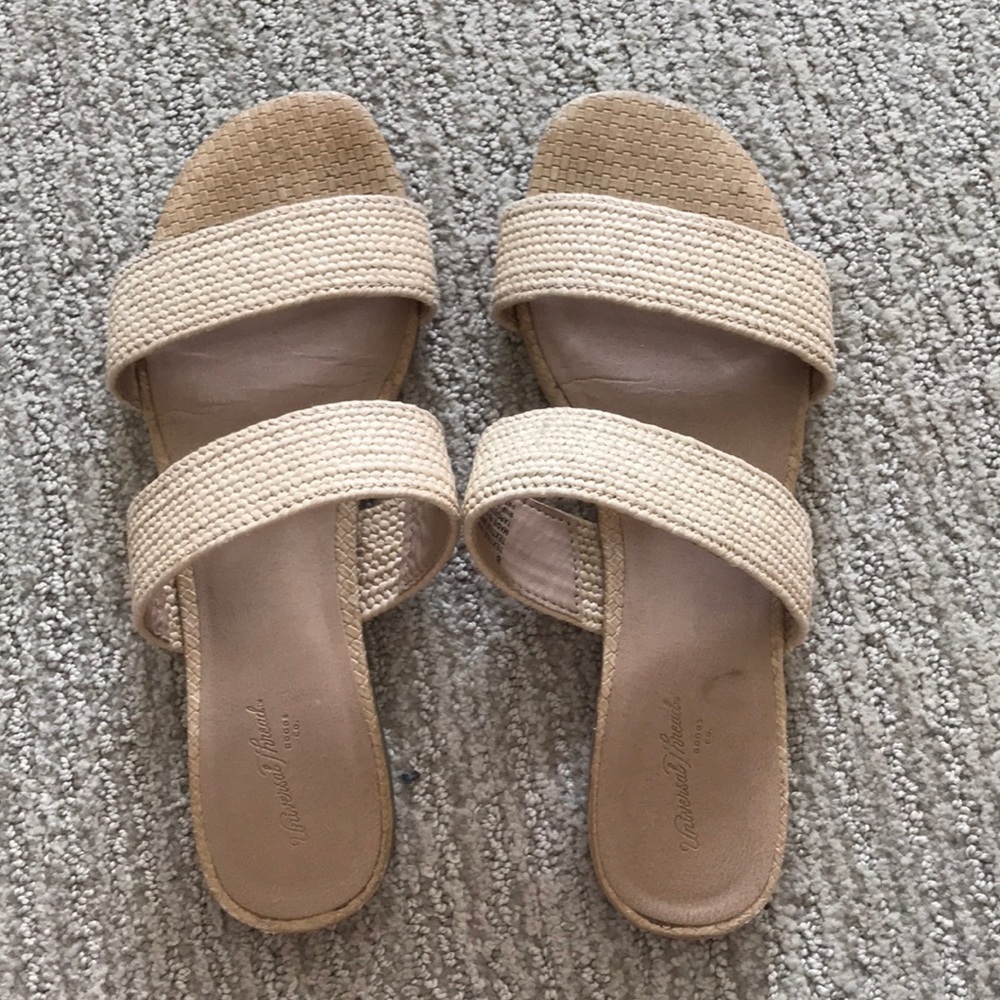 Women’s Sandals - Picture 2 of 7